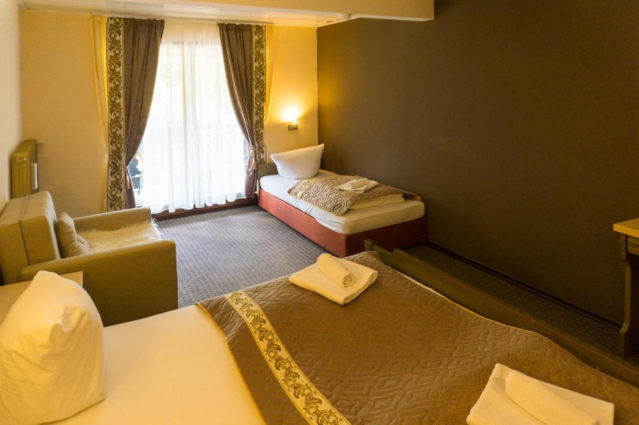 Kraehenbad Hotel Alpirsbach Zewnętrze zdjęcie