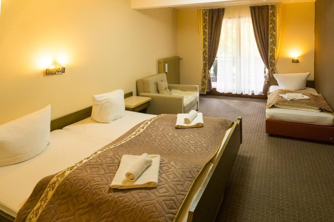 Kraehenbad Hotel Alpirsbach Zewnętrze zdjęcie